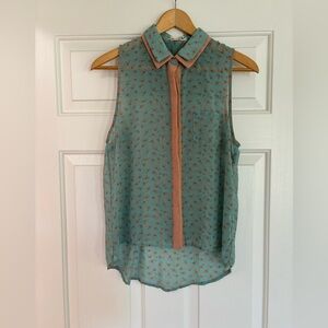 EUC semi sheer strawberry 🍓 pattern double collar sleeveless blouse Size medium